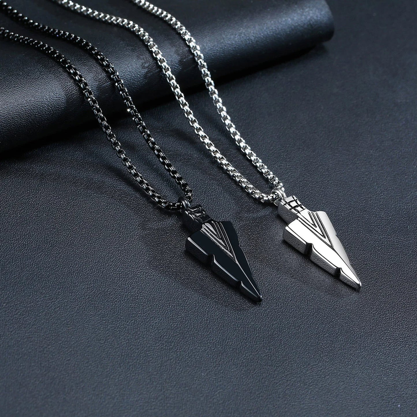 Collier cinéraire pointe de flèche tribale