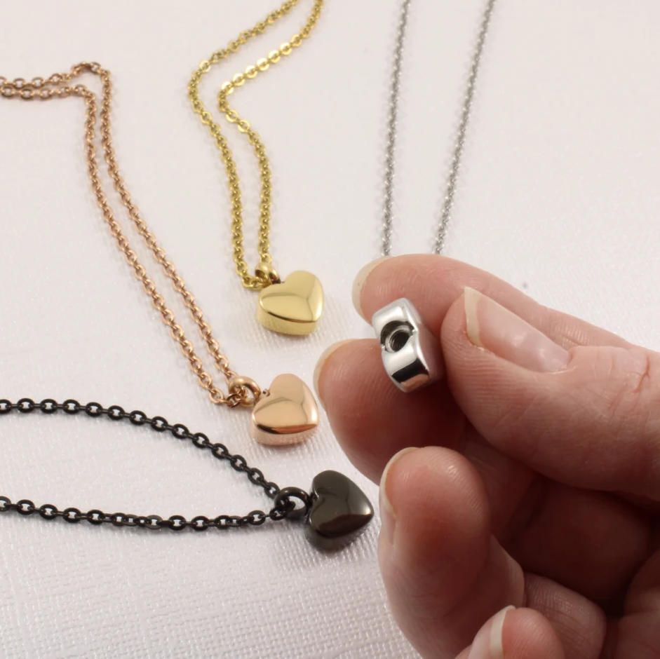 Mini collier cinéraire cœur