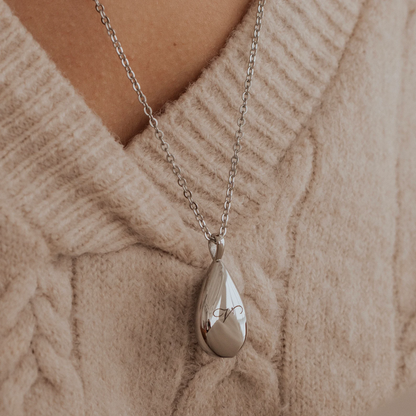 Collier cinéraire en forme de larme